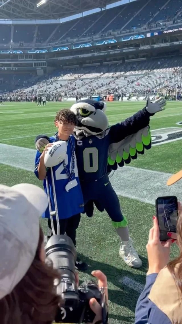 Double Dream weekend‼️

Rocky Mountain Community Dreamer, Tim, is cheering on the @seahawks in style today. 🔥Shout out @seahawkscommunity! 🏈

Comment Tim below to learn more about this Dreamer 👇